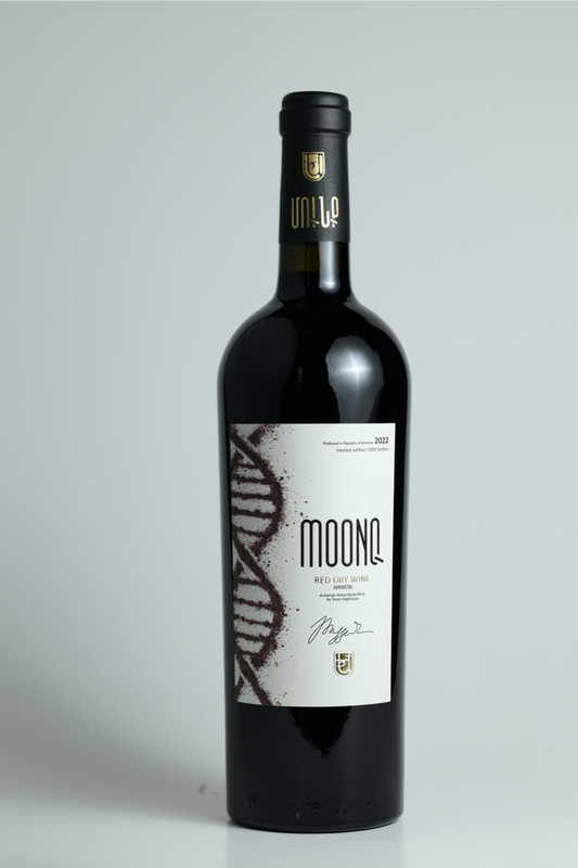 MOONQ Red Dry Wine - Nrneni 2022
