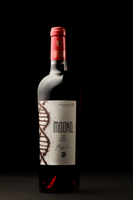 MOONQ Dark Rosé Wine - Nrneni - 2023 (Winner of the MUNDUS VINI 2024 Silver Medal)