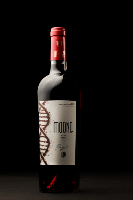 MOONQ Dark Rosé Wine - Nrneni - 2023
