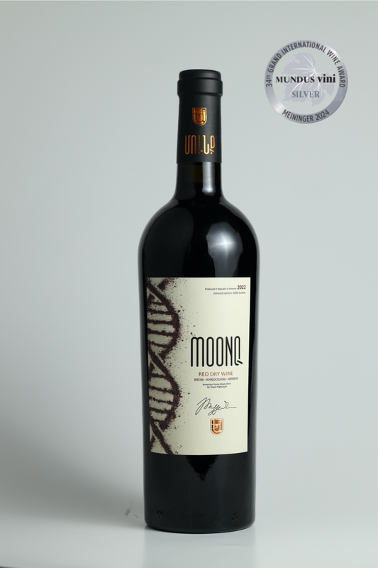 MOONQ Red Dry Wine - Areni-Khndoghni-Nrneni 2022  (Winner of the MUNDUS VINI 2024 Silver Medal)